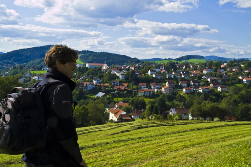 Flyer/Grafik zum Event: Wanderung rund um Grafenau am Fr., 06.03.2015 von 14:00 bis 17:00 Uhr