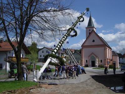 Flyer/Grafik zum Event: Maibaumaufstellen in Eppenschlag am So., 01.05.2016 von 13:00 bis 22:00 Uhr
