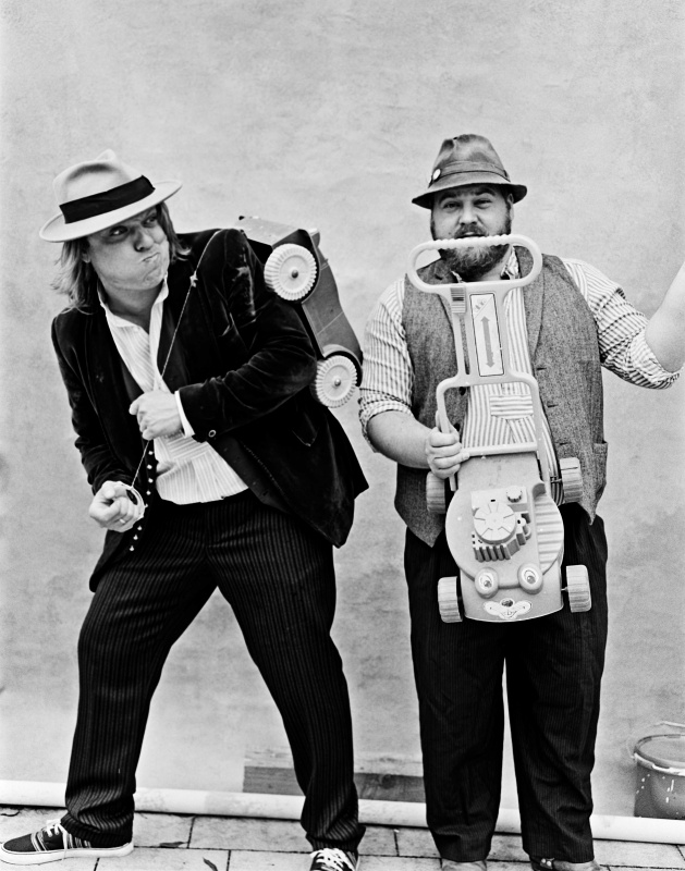 Flyer/Grafik zum Event: Tom & Basti - Das neue Programm "Zeitlang" am Fr., 12.11.2021 von 20:00 bis 22:30 Uhr